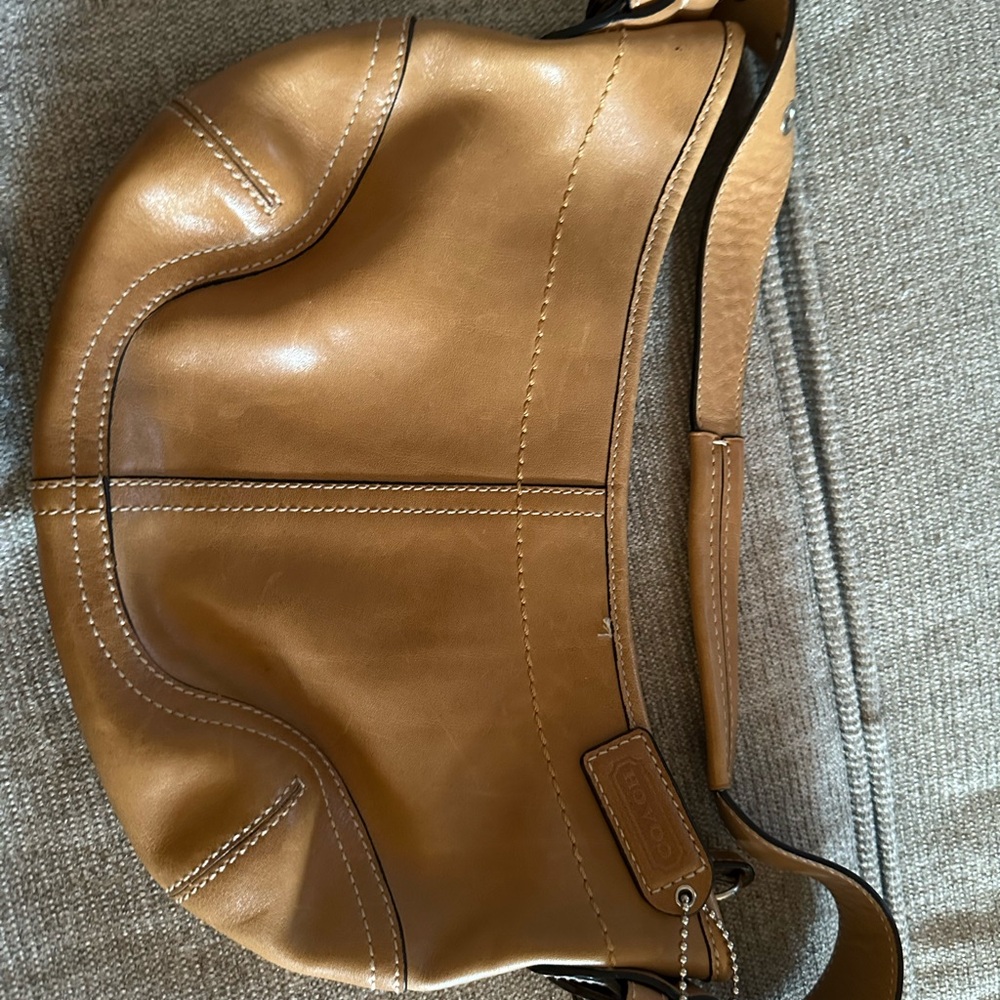 Coach Beige Leather Tag Detail